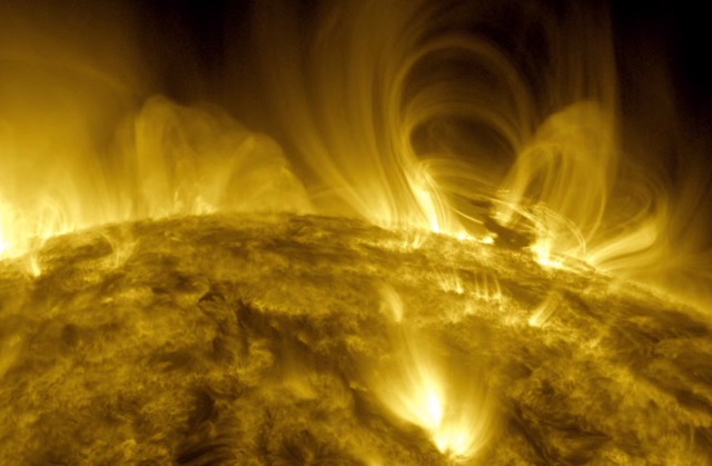 太陽の噴火 2