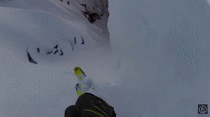 スキーで狭い空間を滑る 前半